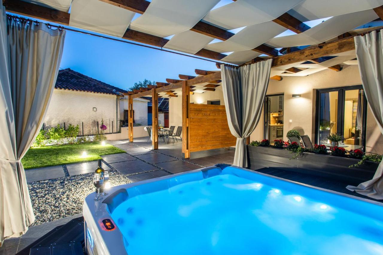 Meteora Boutique Villa E カランバカ エクステリア 写真